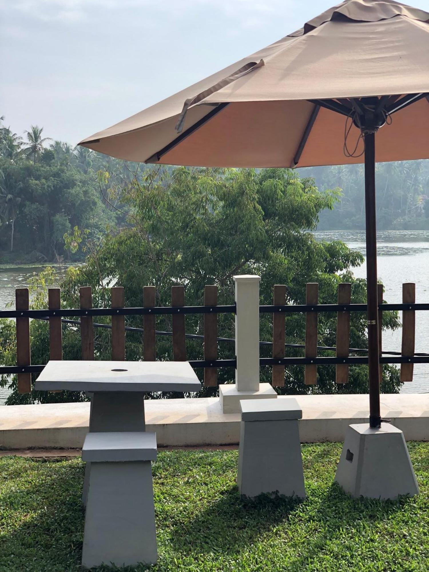 Lotus Villa Holiday Resort Matara Luaran gambar
