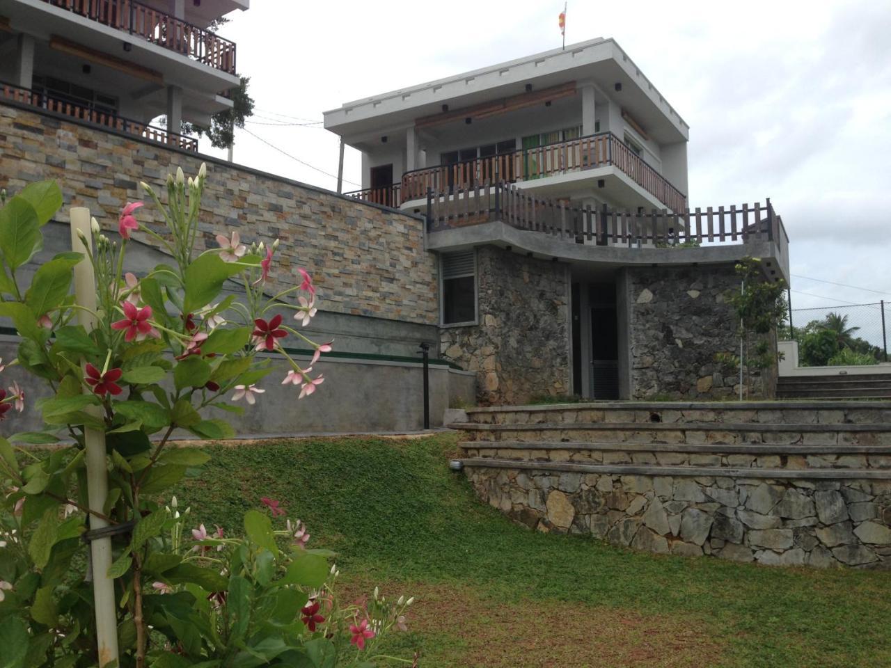 Lotus Villa Holiday Resort Matara Luaran gambar